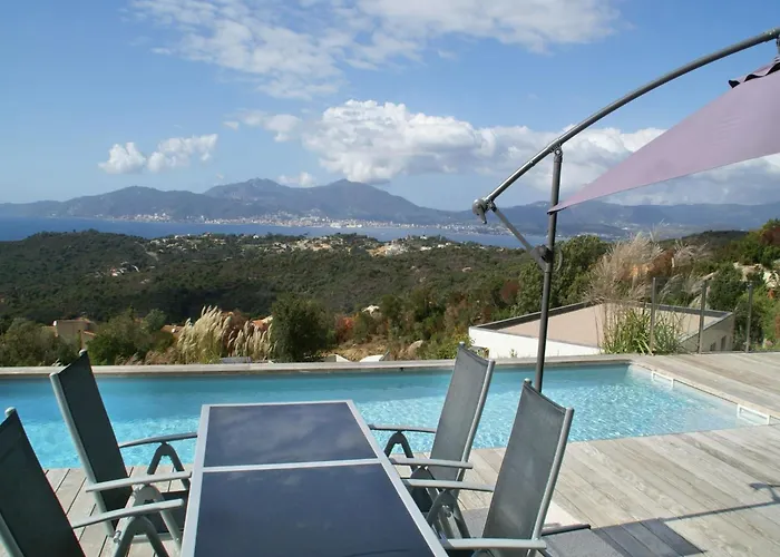 Sunset With Bay View Vila