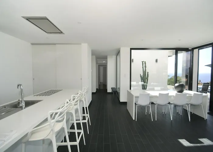 Sunset With Bay View * Molini