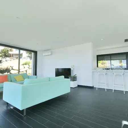 Villa Spacious Modern With Private Pool *